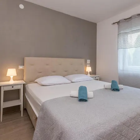 Stunning In With House Sea View *