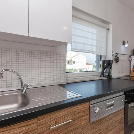 Holiday home Stunning In With House Sea View Dobropoljana